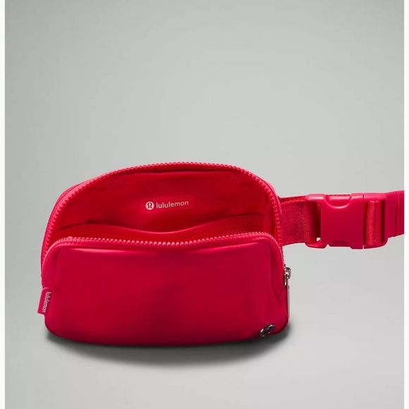 LULULEMON | ✨NEW✨ Everywhere Belt Bag 1L in Lip Gloss - Picture 5 of 7